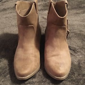Arizona jean co. Womens taupe booties, size 7.5 medium